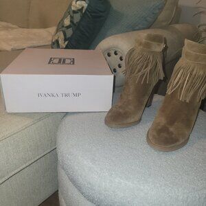 Ivanka Trump Size 8 Suede Boots